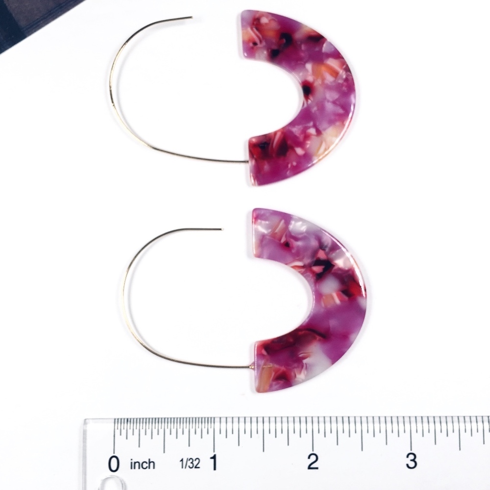 Acrylic Tortoise Shell Resin Earrings - Picture 2 of 3